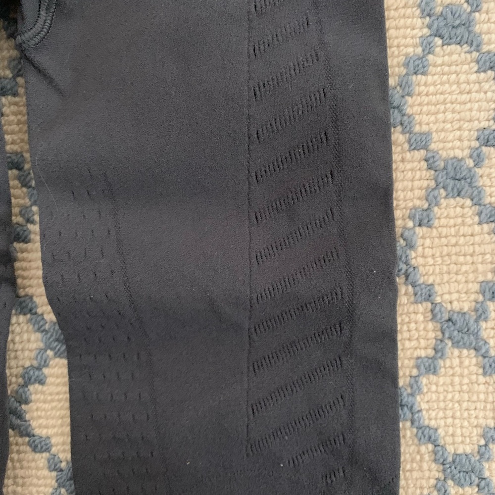 Lululemon Crop Size 2 - image 3